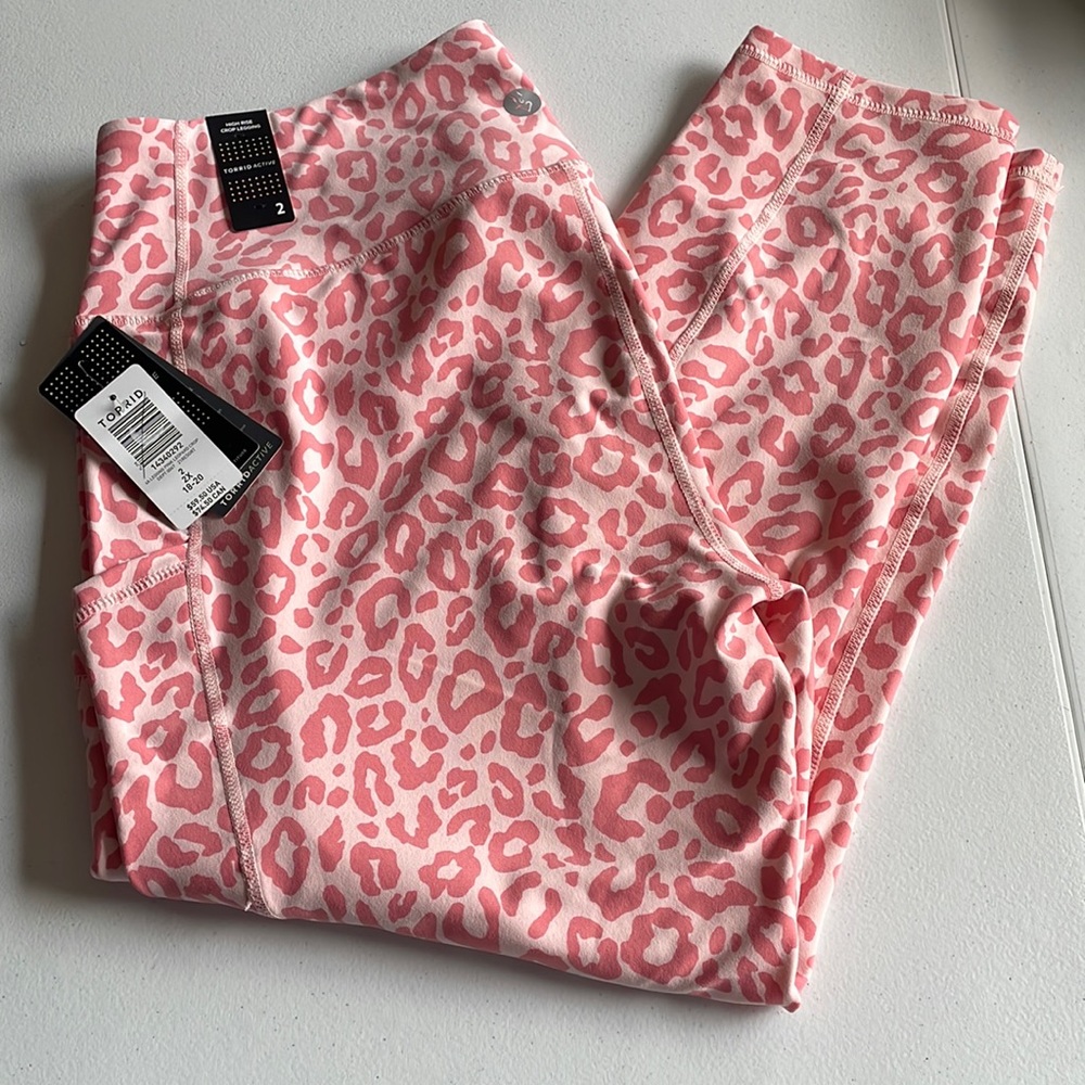 Torrid pink leopard high rise crop leggings size 2 NWT